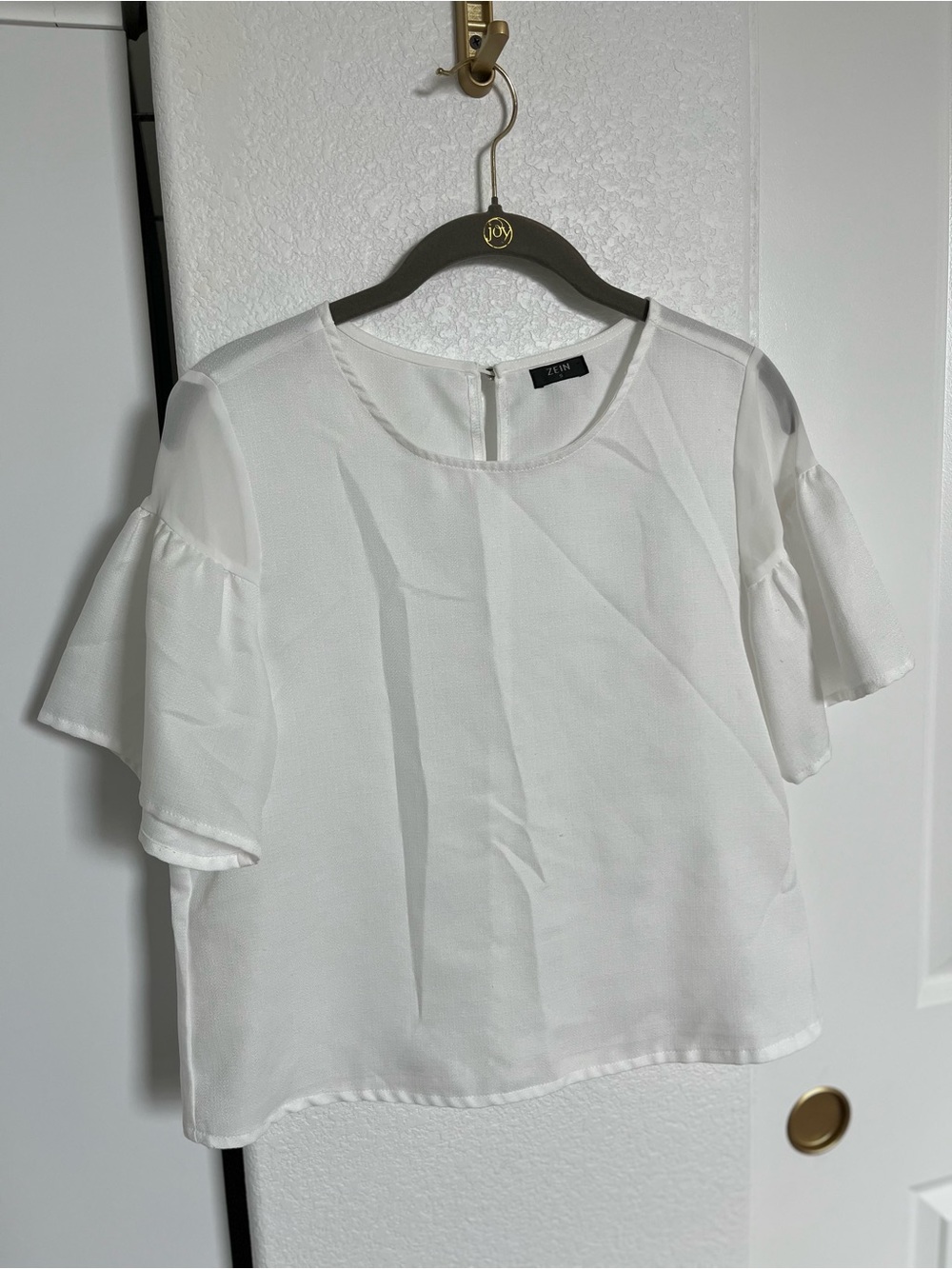 White Short Sleeve Ruffle-Sleeve Blouse Button Fixture Lightweight Flowy Fit